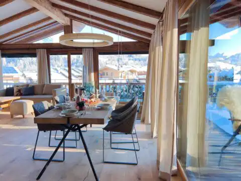 Hideaway Design Chalet